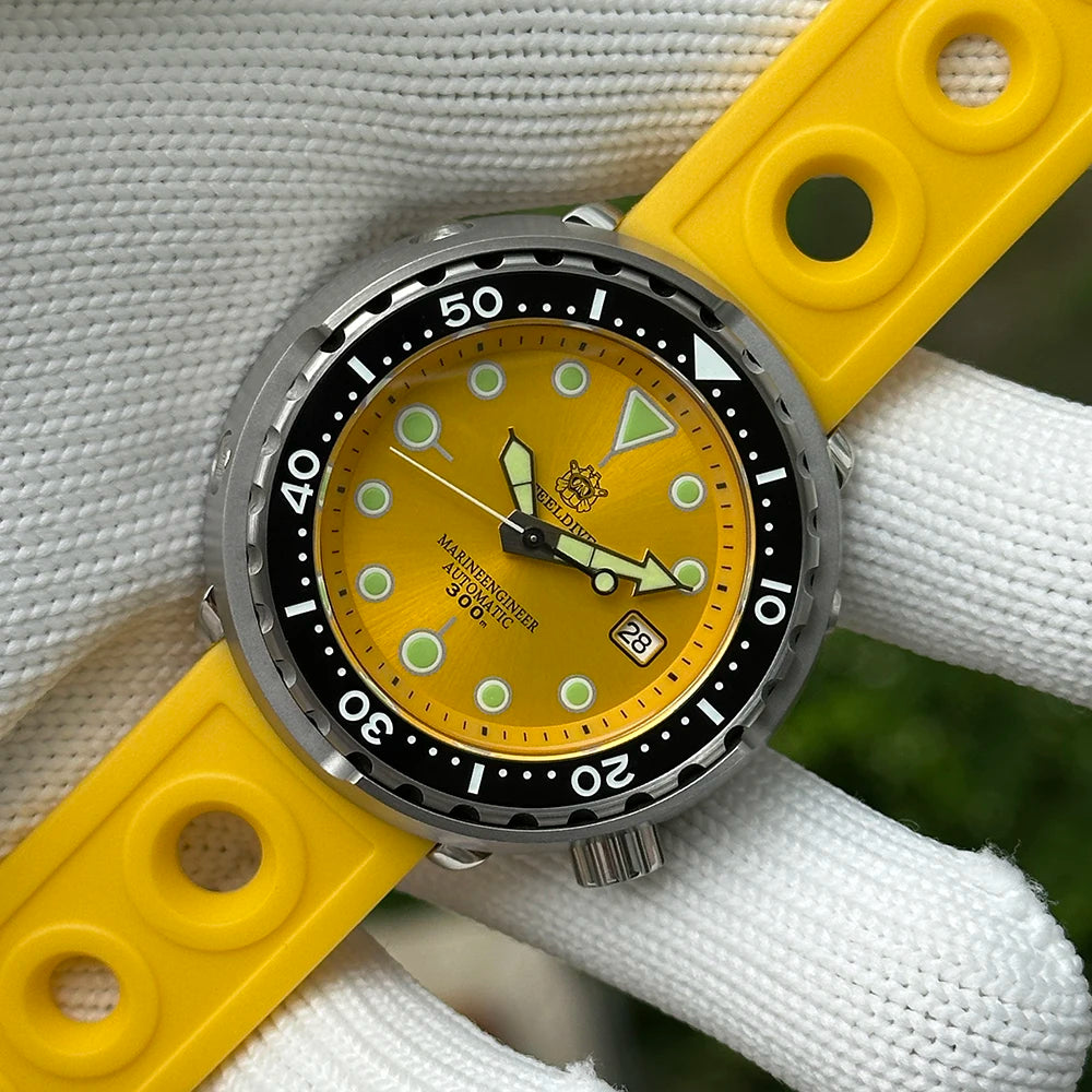 STEELDIVE Popular SD1975 47.5MM Case Red Dial 300M Waterproof AR Sapphire Glass Tuna Dive Mens  NH35 Automatic Watches for You