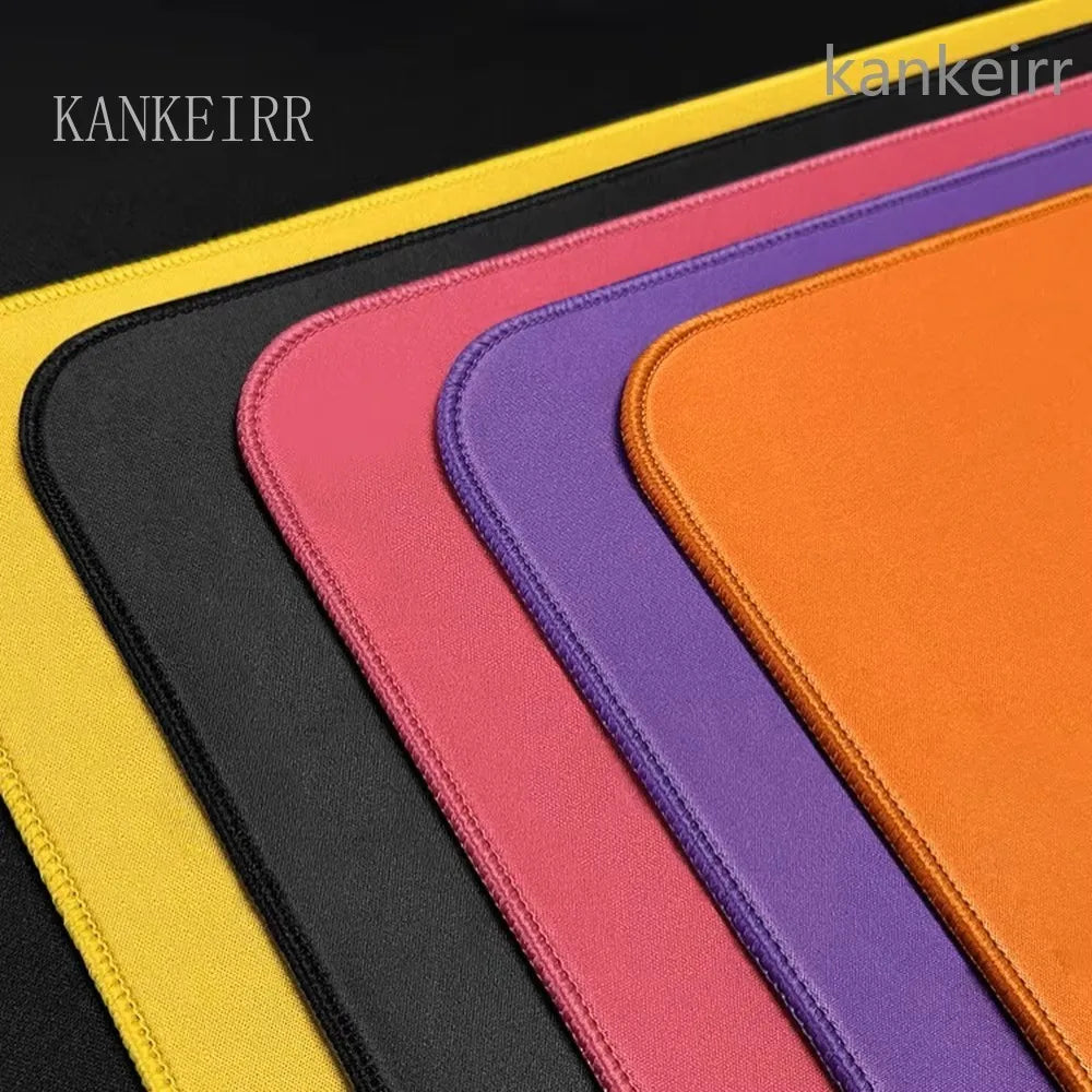 Svart Speed-musmatta i enfärgad design med hög elasticitet, halkfri undersida, premium gamingmusmatta för e-sport med ultrafin yta, deskmat
