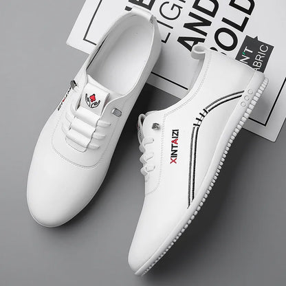 Chaussures en cuir décontractées pour hommes, polyvalentes, affaires, chaussures blanches, mode, anti-ald, mocassins confortables pour hommes, nouveau, léger, plat, 2024