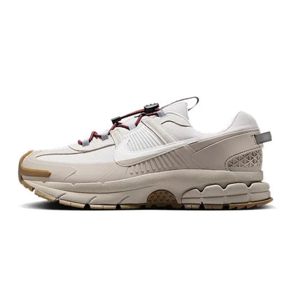 Nike Zoom Vomero 5 Roam : chaussures de course unisexes basses, souples, résistantes et imperméables, pour l'entraînement, la ville et les trajets quotidiens, modèle FV2295-201