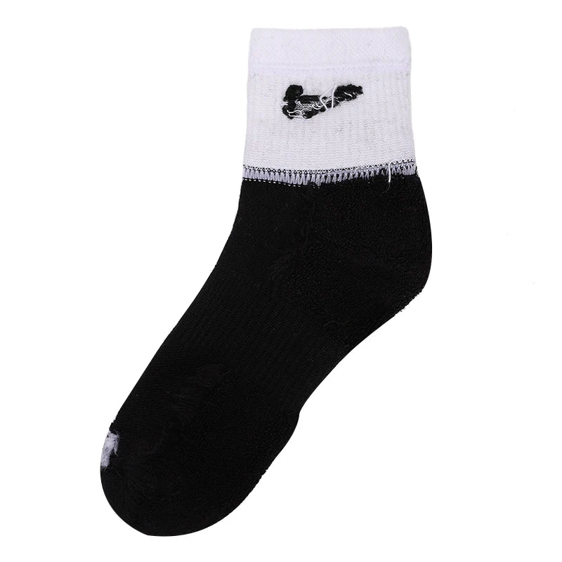 Nike Men's and Women's Socks for Fitness Training, Running, Exercise, Soft, Comfortable, Breathable Casual Socks, Mid-Calf Socks