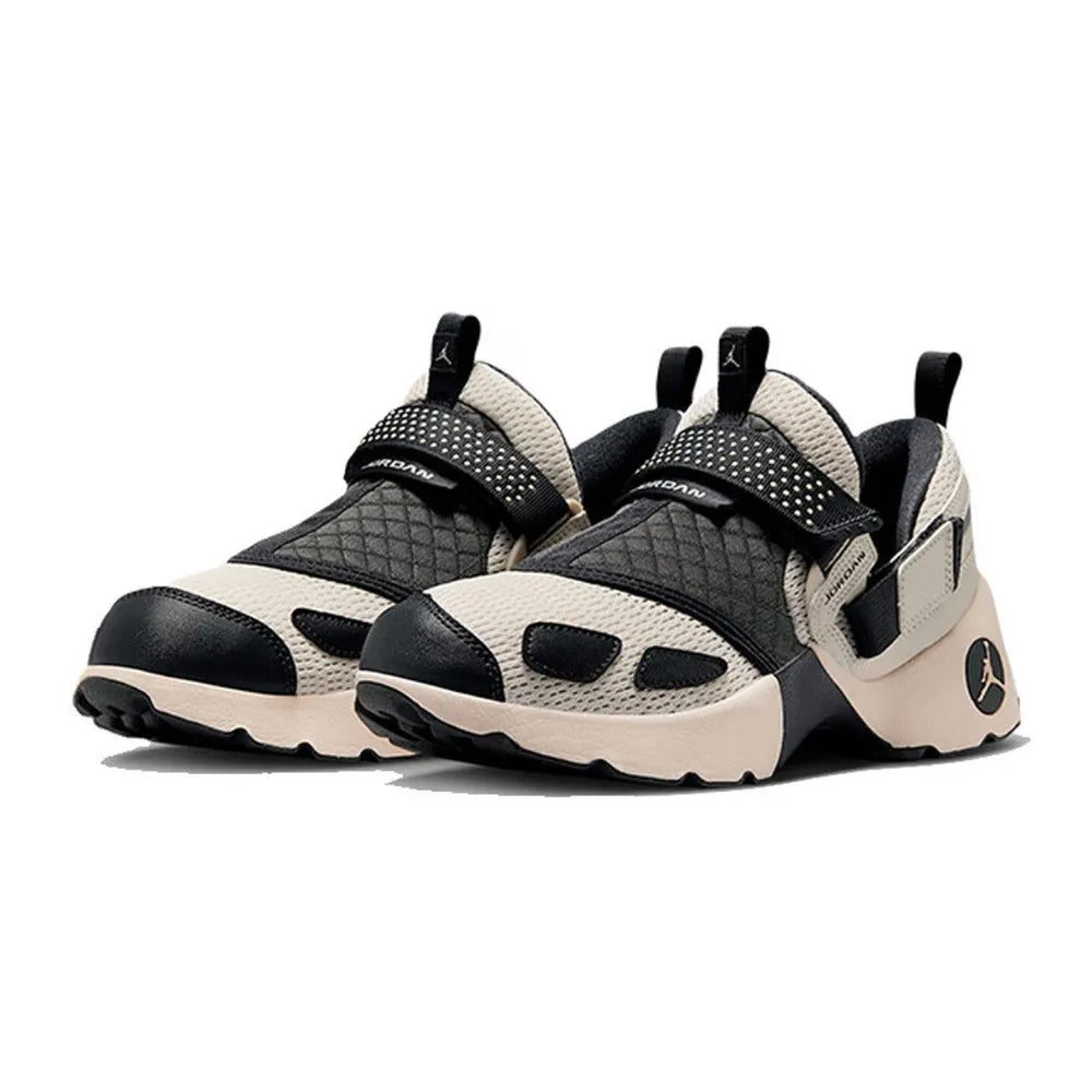 Nike TRUNNER LX: Zapatillas de running para mujer elegantes, versátiles, cómodas y antideslizantes, con amortiguación y durabilidad HQ2164-102