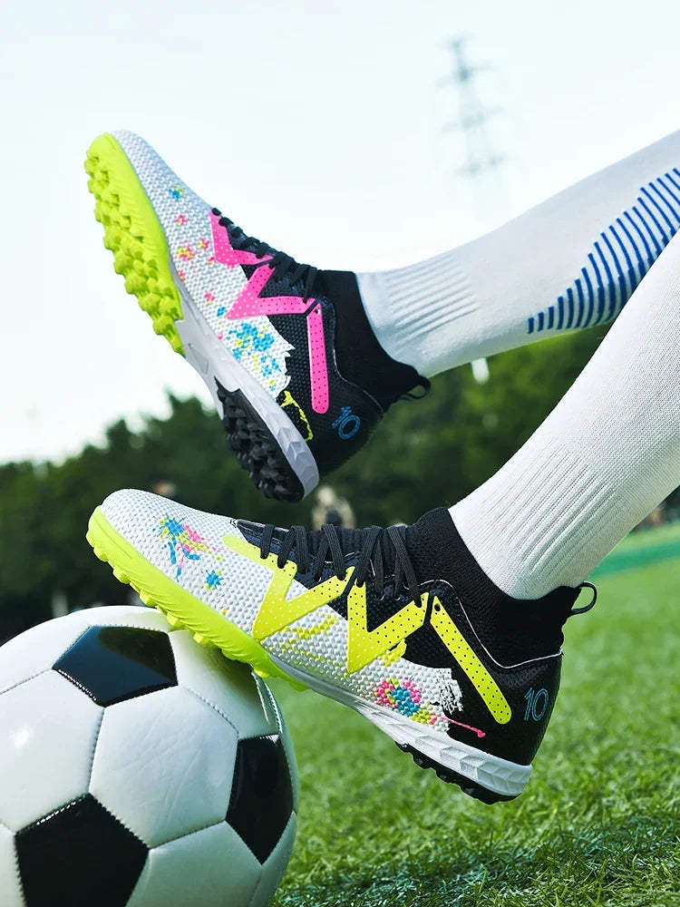 New Men's Football Shoes Society Cleats Professional Soccer Shoes Indoor Fast Football Field Boots Sneakers Boy Original Training
