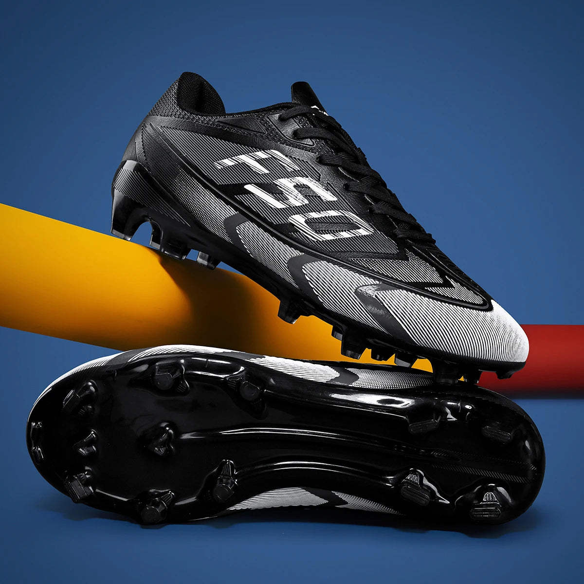 Breathable soccer shoes with FG/AG spikes are suitable for training and playing, effectively protecting the ankle