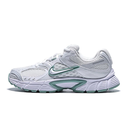 „NIKE V5 RNR“ kasdieniai bėgimo bateliai. Kasdienis komfortas. Lengvi. Kvėpuojantys. Laisvalaikio apranga. Unisex. HJ5228-001