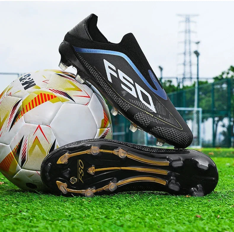 Nouvelles chaussures de football pour hommes, crampons pour terrain en herbe, de haute qualité, antidérapantes, légères, mi-hautes, pour les matchs en extérieur, chaussures de sport, très vendues pour l'entraînement.