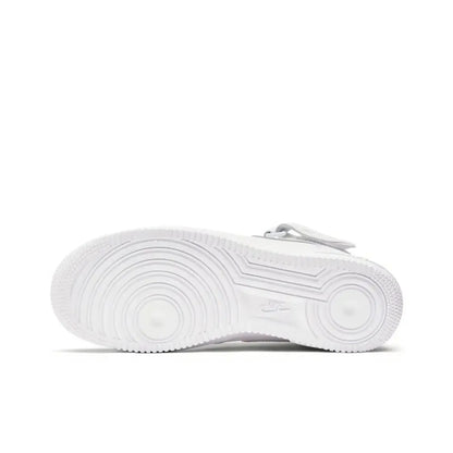 Zapatillas unisex Nike Air Force 1 Mid: sujeción clásica en el tobillo y comodidad acolchada para un uso versátil durante todo el día DD9625-100