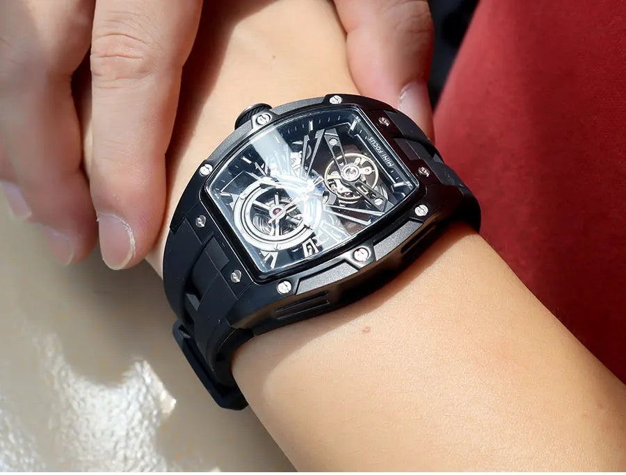 MINI FOCUS Men's Wristwatch Fashion Black Waterproof Automatic Mechanical Watch with Luminous Hands Silicone Strap Tonneau Dial