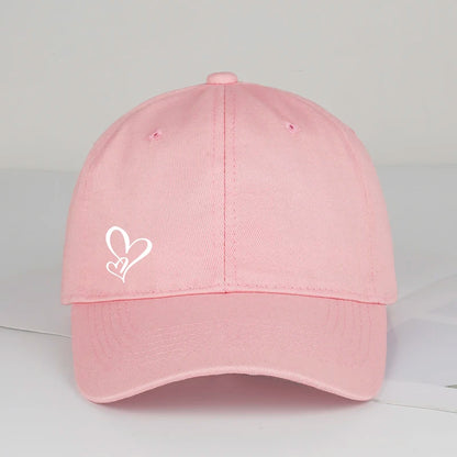 Gorra de béisbol minimalista con estampado de dos corazones, para mujer y hombre, suave y ajustable, estilo «dad hat», informal, con temática romántica, para el sol