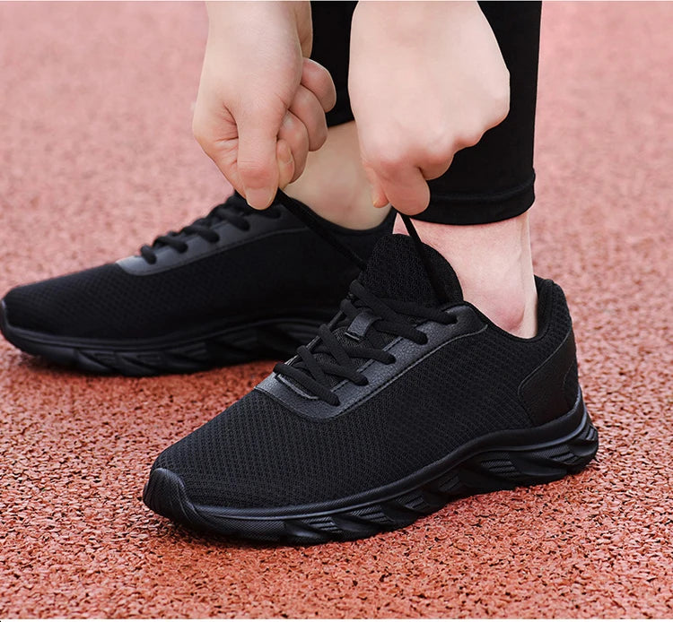 Men's casual sports shoes men's shoes black mesh breathable running shoes men's soft bottom light flat bottom work shoes
