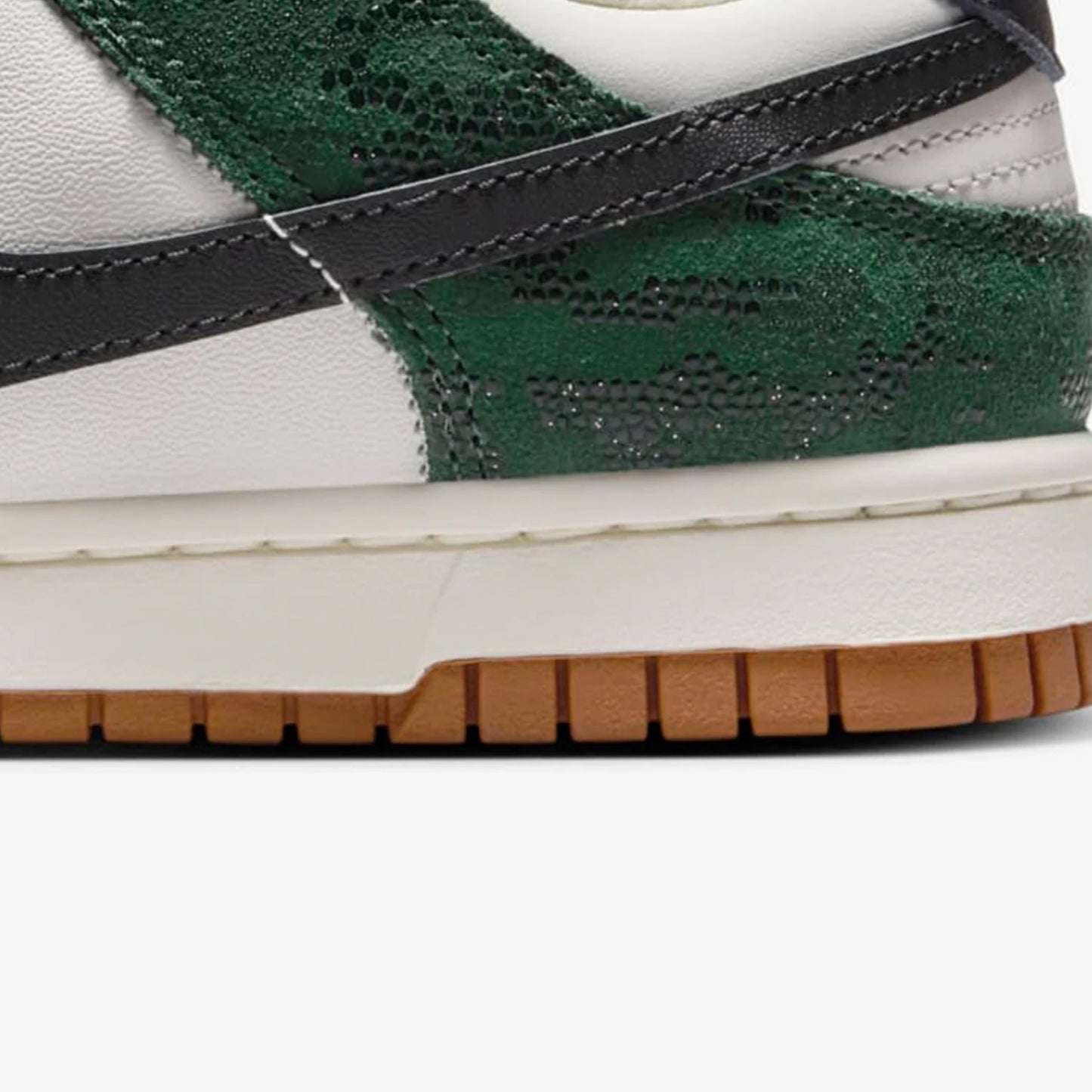 Nike Authentic Dunk Low Women's Retro Low-Top Sneakers FQ8893-397