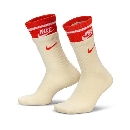 Nike EVERYDAY CREW: Stylish, comfortable, slip-resistant, and durable unisex soft basketball socks (3-pack)  DA2123-100