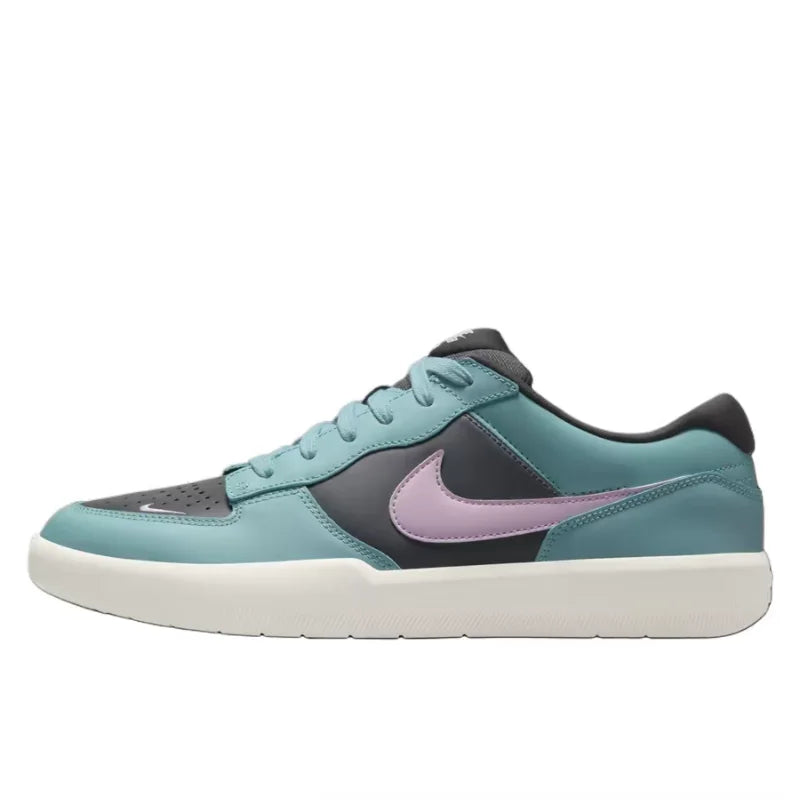 Nike SB Force 58 – modne, minimalistyczne, wygodne, stylowe i wytrzymałe obuwie codzienne z niską cholewką, unisex, DV5477-007
