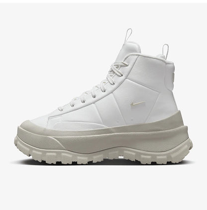 Oficiální dámské jednoduché polokožené tenisky Nike Blazer Roam Mid FQ9065-100