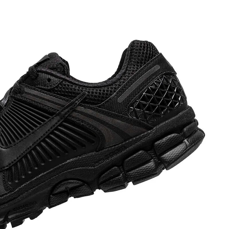 Oryginalne męskie buty do biegania NIKE ZOOM VOMERO 5