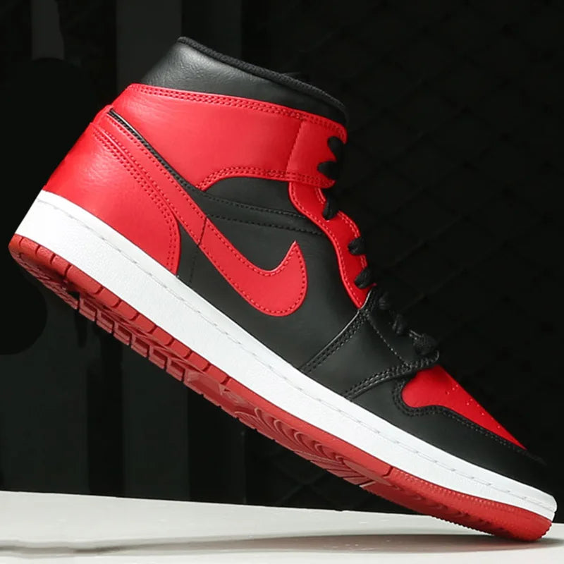 Baskets de sport classiques et décontractées Nike Authentic AIR JORDAN 1 pour homme 554724-074