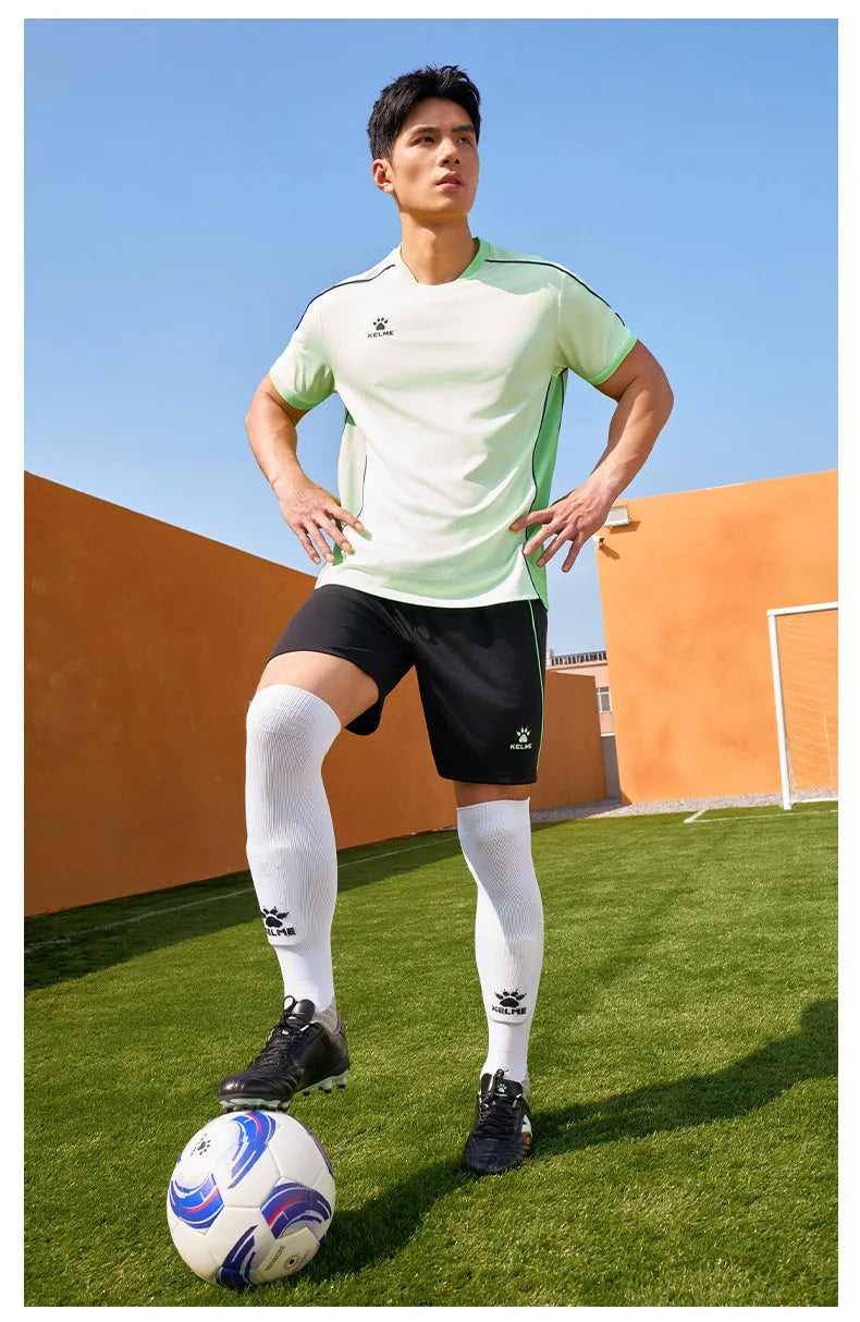 Kelme Chaussures de football pour hommes Ag Short Studs Football Boots Mg Chaussures d'entraînement professionnelles pour terrain en gazon artificiel et naturel