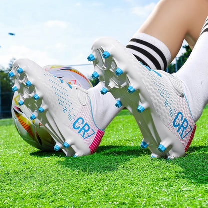 Nouvelles chaussures de football montantes à crampons longs pour adolescents et étudiants, adaptées aux garçons et aux filles, élégantes, durables et tendance