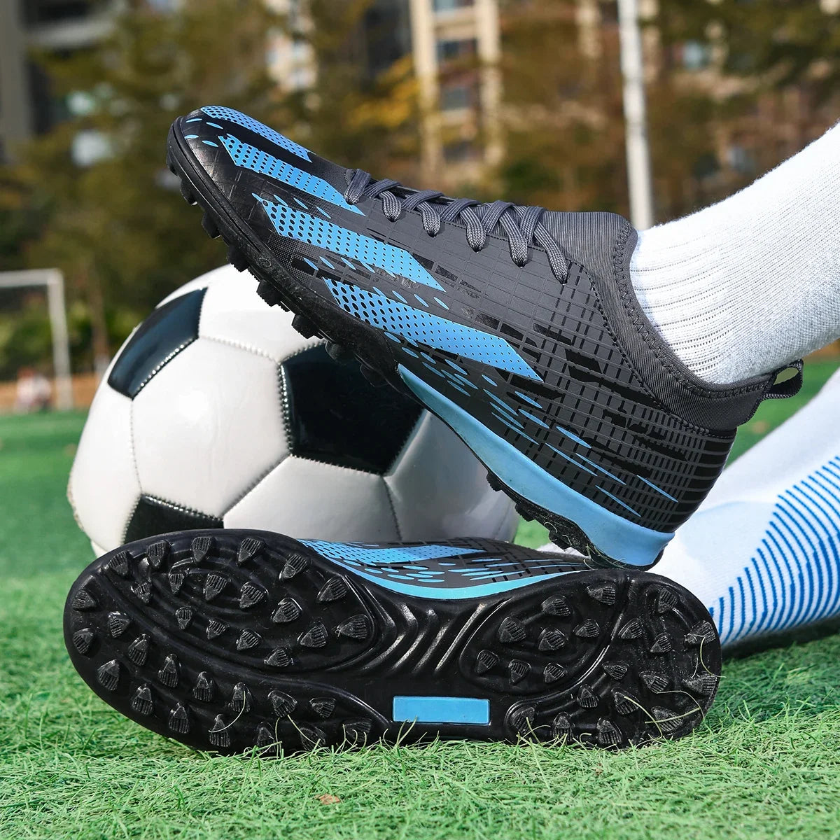 Chaussures de football professionnel pour homme Society TF/FG – Crampons de football – Chaussures d’origine pour terrain de football en salle – Baskets d’entraînement sur gazon