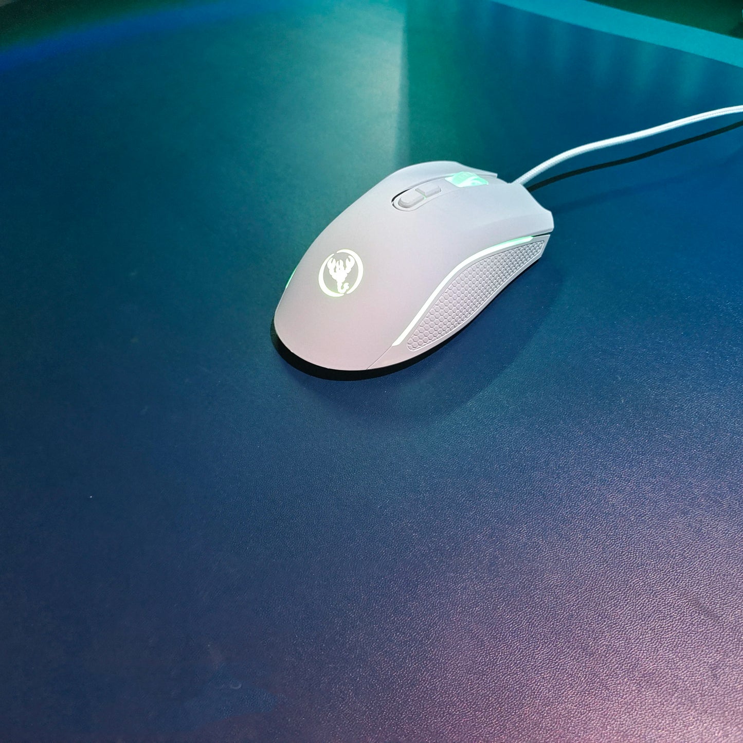 Populärt val HXSJ A869 optisk ergonomisk RGB-gamingmus i ABS med trådbunden anslutning och 4-nivåers upplösningsjustering för laptop och PC