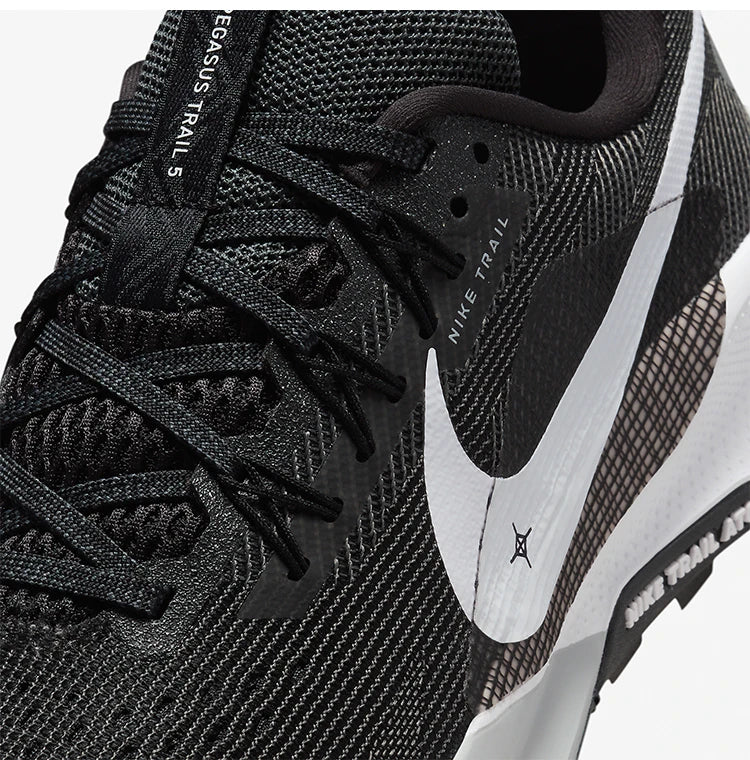 Scarpe da corsa ufficiali Nike da donna Pegasus Trail 5 Off-Road con lacci DV3865-001