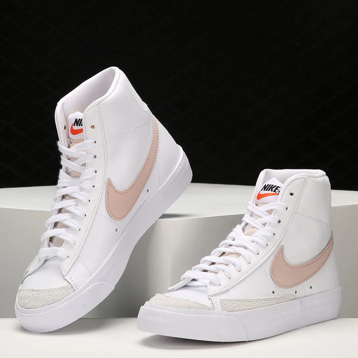 Nike Genuine Blazer Pioneer Dámske polovičné ležérne tenisky CZ1055-118