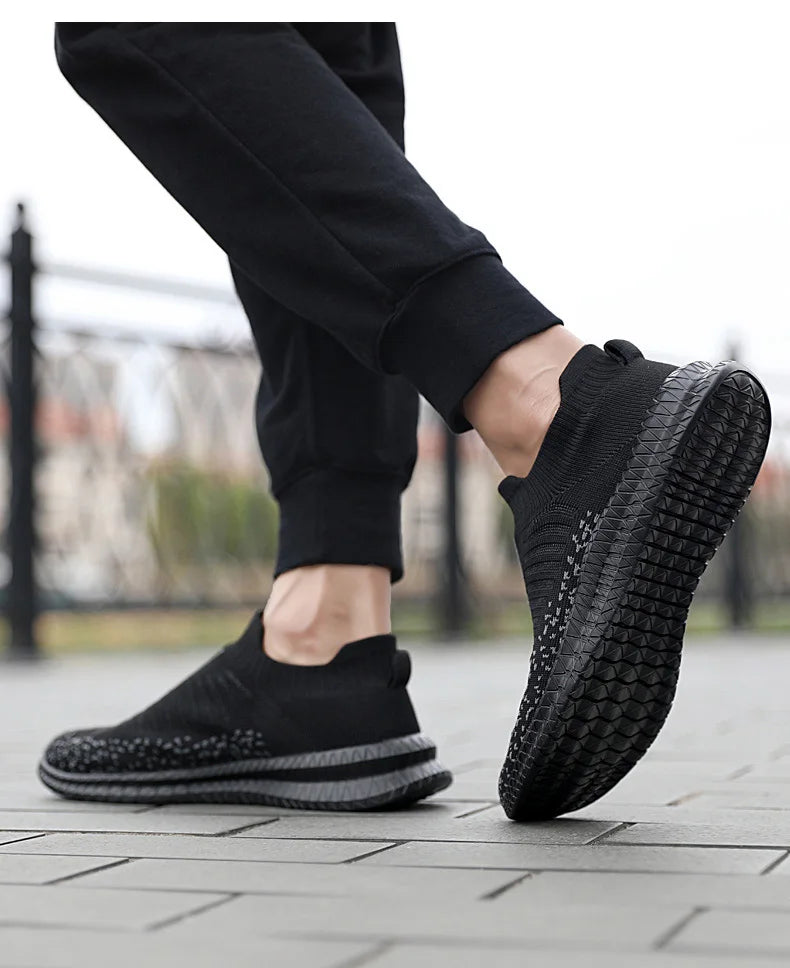 Men Shoes Breathable Men's Sneakers Comfortable Running Shoes Tenis Outdoor Slip On Walking Sneakers Sock Jogging Shoes