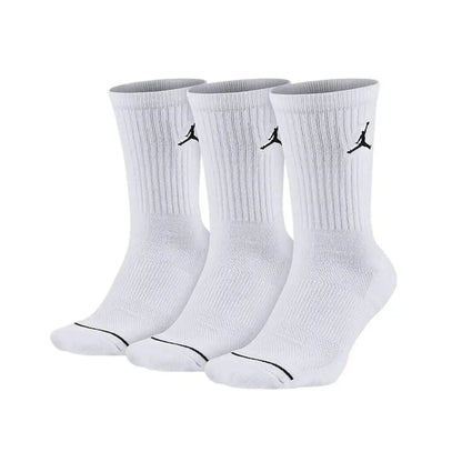 Nike EVERYDAY CREW: Stylish, comfortable, slip-resistant, and durable unisex soft basketball socks (3-pack)  DA2123-100