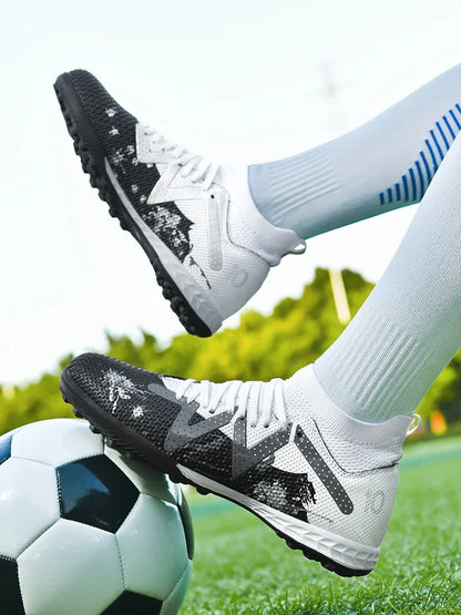 New Men's Football Shoes Society Cleats Professional Soccer Shoes Indoor Fast Football Field Boots Sneakers Boy Original Training