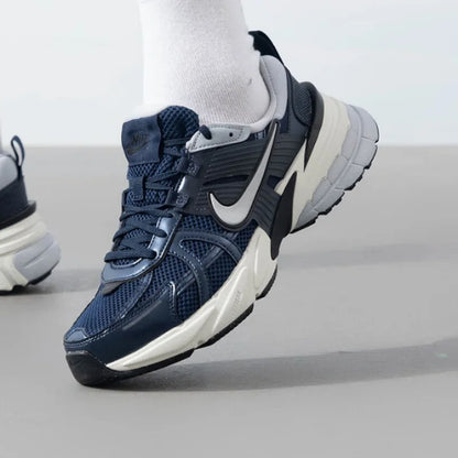 Nike Low-Top Lightweight Comfortable Men's Running Shoes for Street Wear, New Wear-Resistant Grip Street-Style Sports Running Shoes V2K Run, Fashionable Trendy Millennium-Style Casual Sports Shoes, New Recommended Model Hj449