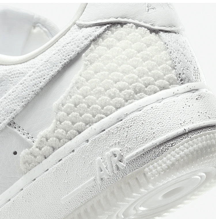 Nike Authentic Air Force 1 AF1 Damen-Sneaker im klassischen Stil mit dicker Sohle HV6011-111