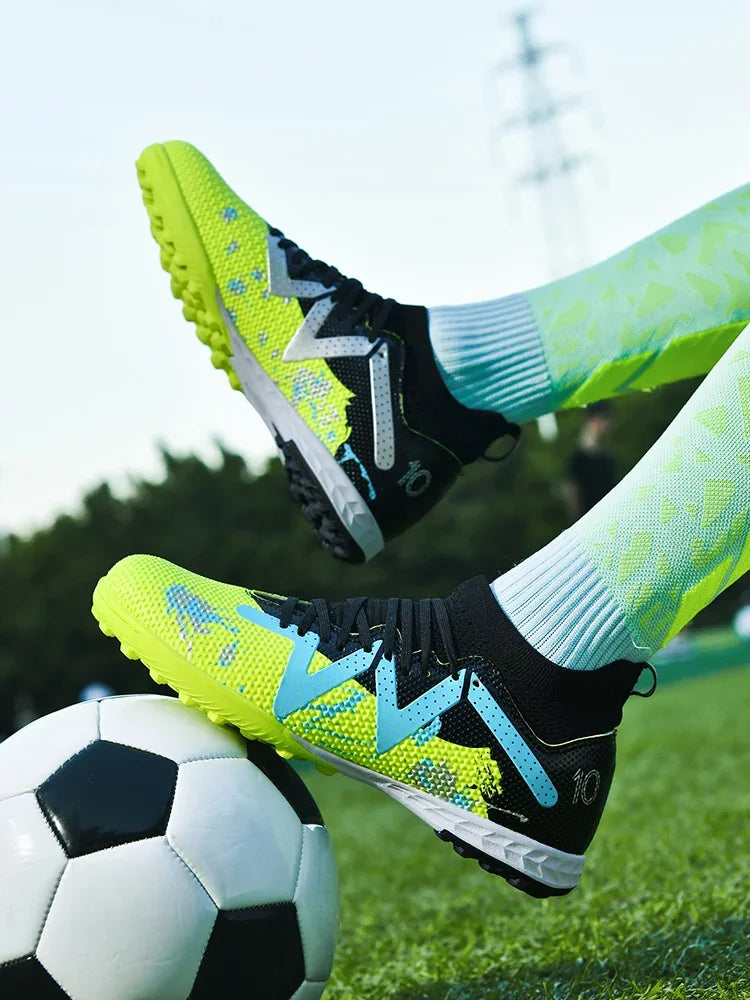 New Men's Football Shoes Society Cleats Professional Soccer Shoes Indoor Fast Football Field Boots Sneakers Boy Original Training