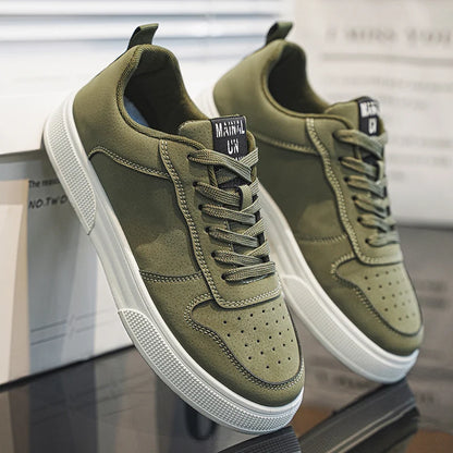 1 pair Sports Casual Skateboarding Shoes Comfortable and Fashionable, with a snug upper that fits the foot and a slip-resistant,