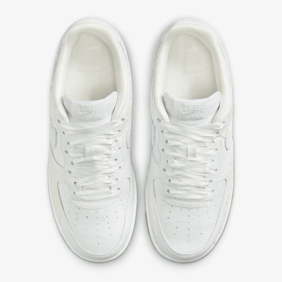Nike Authentic Air Force 1 AF1 Damen-Sneaker im klassischen Stil mit dicker Sohle HV6011-111