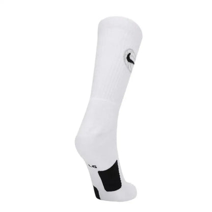 Nike EVERYDAY CREW: Stylish, comfortable, slip-resistant, and durable unisex soft basketball socks (3-pack)  DA2123-100