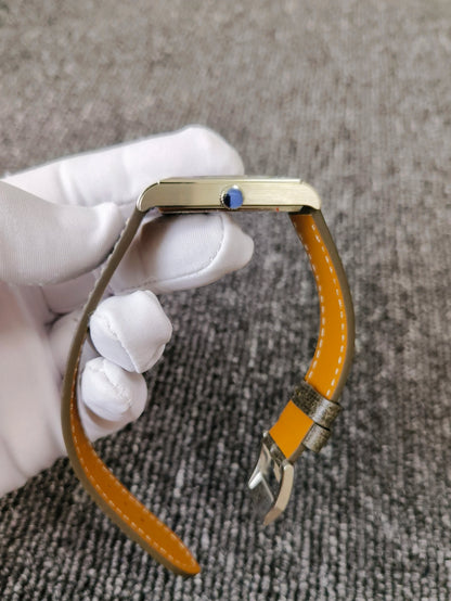 Ruostumattomasta teräksestä valmistettu kello Kotelon muoto: suorakulmainen kotelo
