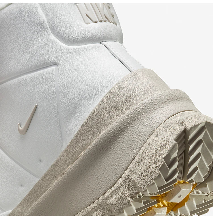 Oficiální dámské jednoduché polokožené tenisky Nike Blazer Roam Mid FQ9065-100