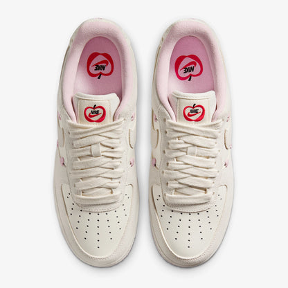 Oficiálne originálne dámske nízke tenisky Nike AIR FORCE 1 HV5992-111