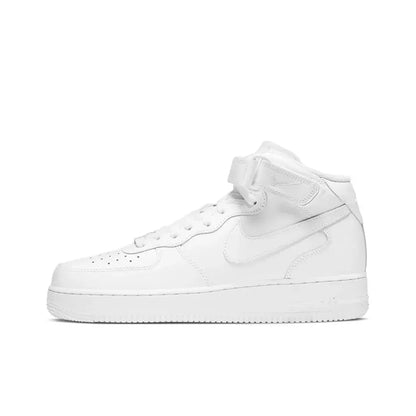 Zapatillas unisex Nike Air Force 1 Mid: sujeción clásica en el tobillo y comodidad acolchada para un uso versátil durante todo el día DD9625-100