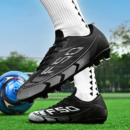 Chaussures de football pour jeunes, crampons pour terrain dur, fermeture à lacets, chaussures de football pour enfants, garçons et filles, chaussures d'entraînement pour activités de plein air.