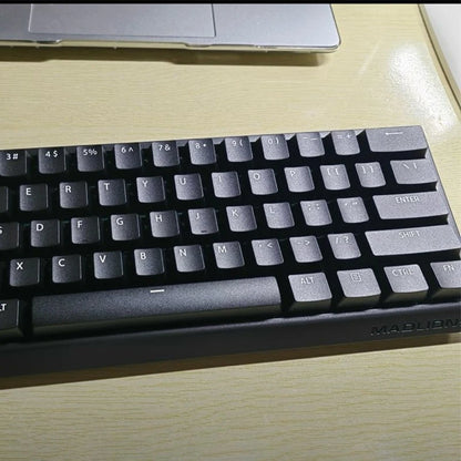 Teclado gaming FGG MAD60 RGB de eje magnético, dedicado para juegos, con hot-swap completo de teclas, respuesta rápida y personalización de nivel inicial