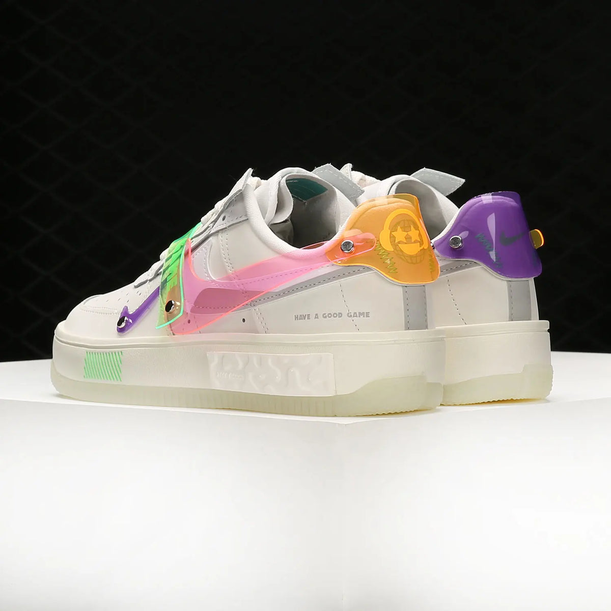 Nike AIR FORCE 1 '07 Dámské klasické volnočasové tenisky Air Force One DO2332-111