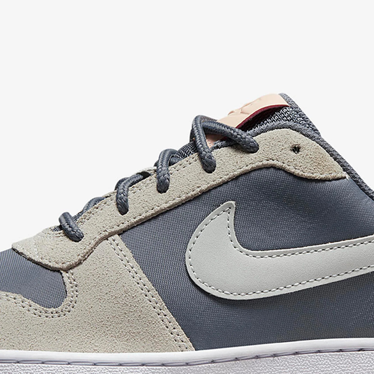 Nike Authentic Court Borough Herren- und Damen-Freizeit-Sport-Sneaker mit niedrigem Schaft 861533-400