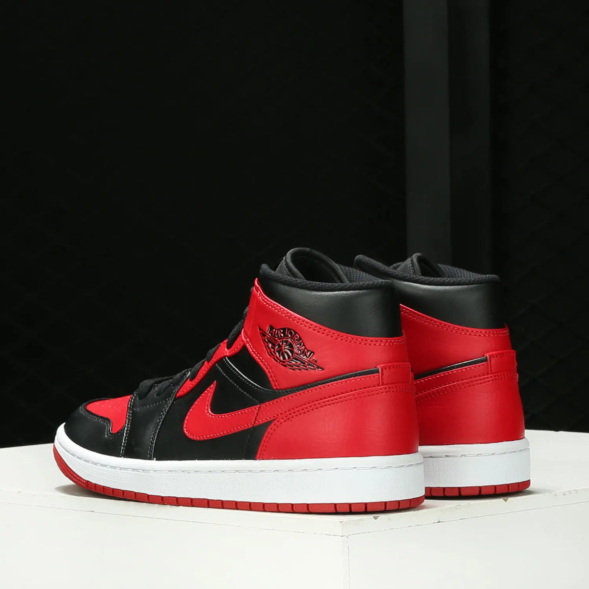 Baskets de sport classiques et décontractées Nike Authentic AIR JORDAN 1 pour homme 554724-074
