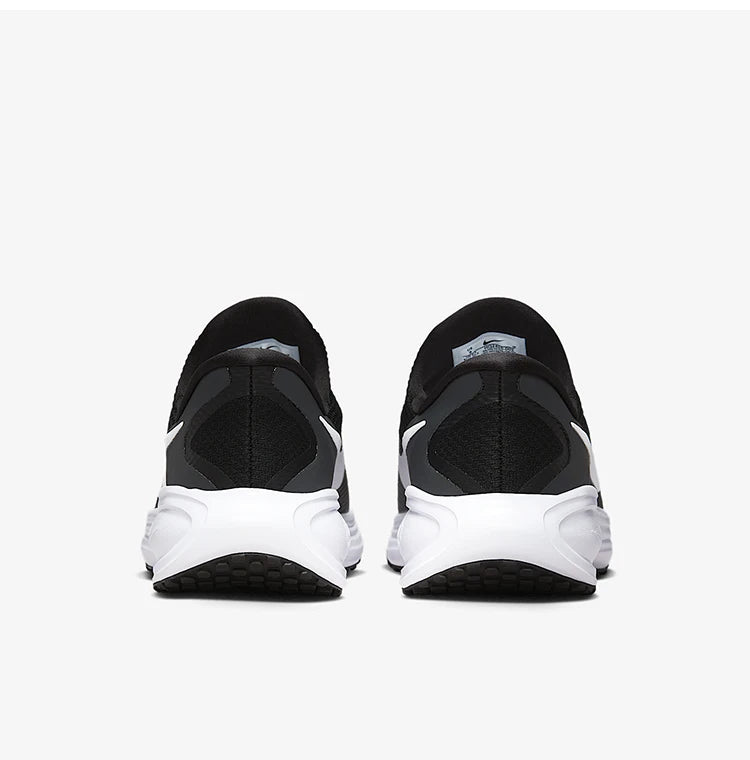 Nike Genuine Revolution 8 – damskie buty do biegania po twardej nawierzchni „One Step” HQ2415-001