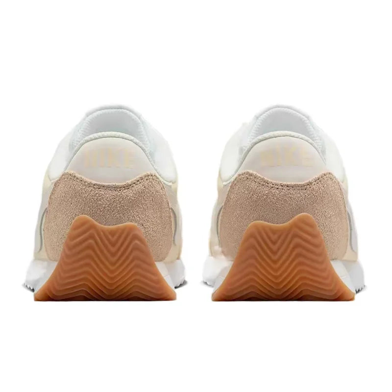 Nike Pacific : chaussures de ville basses pour femmes, confortables, polyvalentes, souples, légères et amortissantes, idéales pour les trajets quotidiens et les tenues décontractées HM4771-104