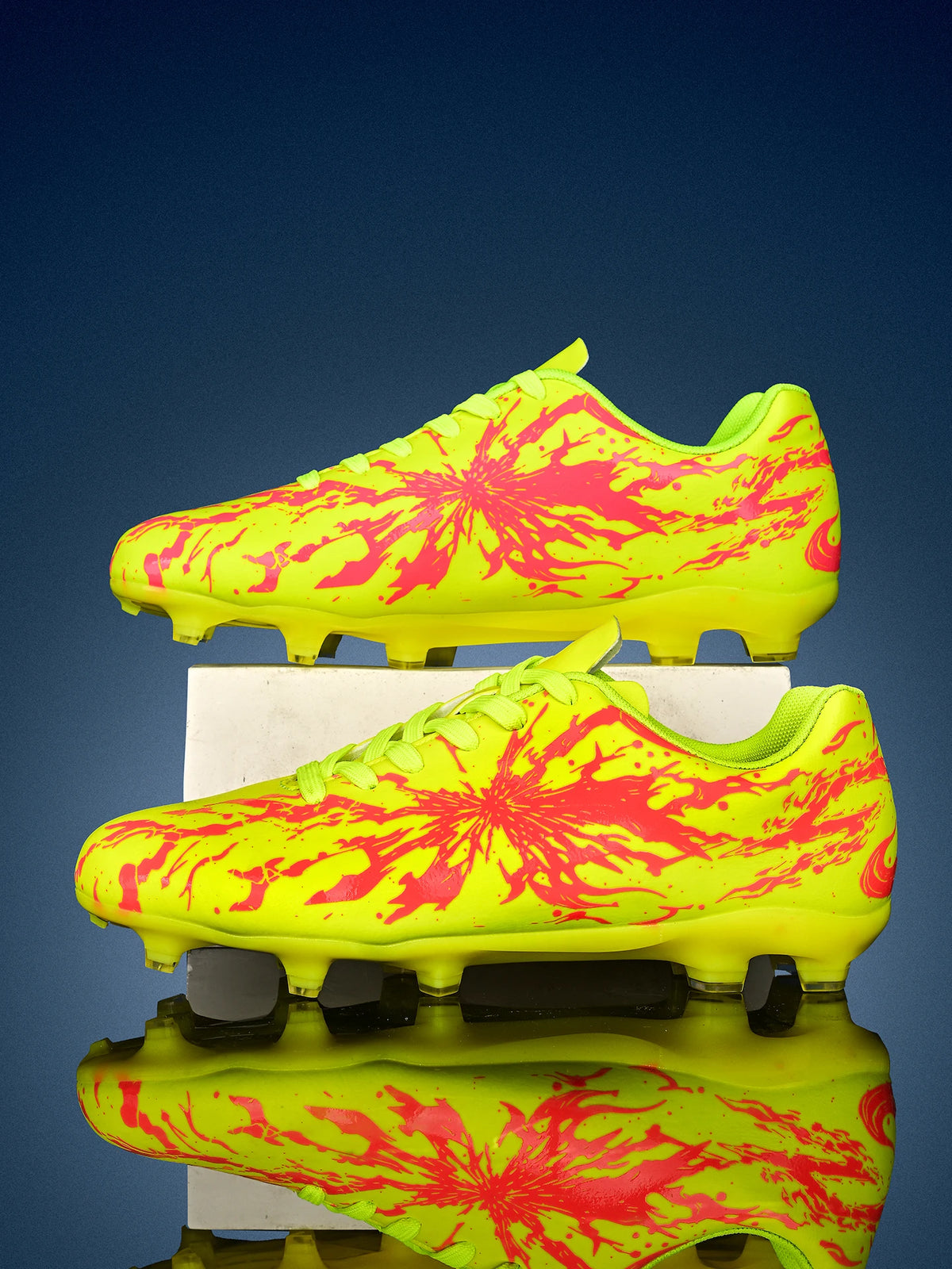 Chaussures de football pour hommes, modèle AG FG, design aérodynamique et léger, excellente adhérence, idéales pour les entraînements quotidiens sur gazon et les matchs de l’équipe de football de l’école.