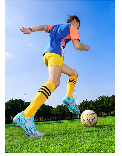 Chaussures de football professionnelles pour enfants, chaussures de foot pour hommes, basses, avec maintien de la cheville, sportives, pour jeunes, pour match et entraînement, antidérapantes, résistantes