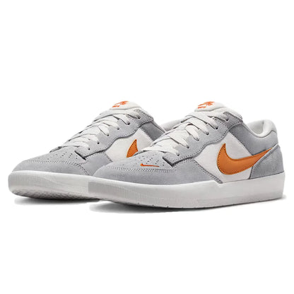 Nike SB Force 58 – modne, minimalistyczne, wygodne, stylowe i wytrzymałe obuwie codzienne z niską cholewką, unisex, DV5477-007