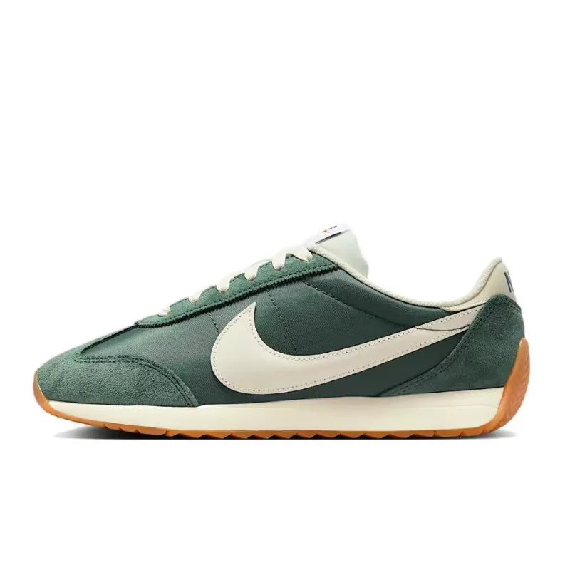 Nike Pacific : chaussures de ville basses pour femmes, confortables, polyvalentes, souples, légères et amortissantes, idéales pour les trajets quotidiens et les tenues décontractées HM4771-104